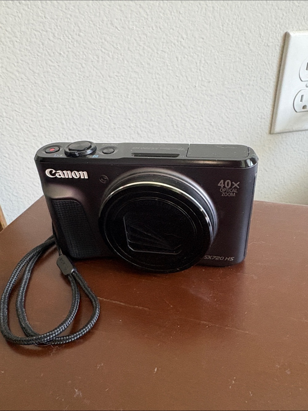 Canon Compact Digital Camera in Black with 40x Optical Zoom